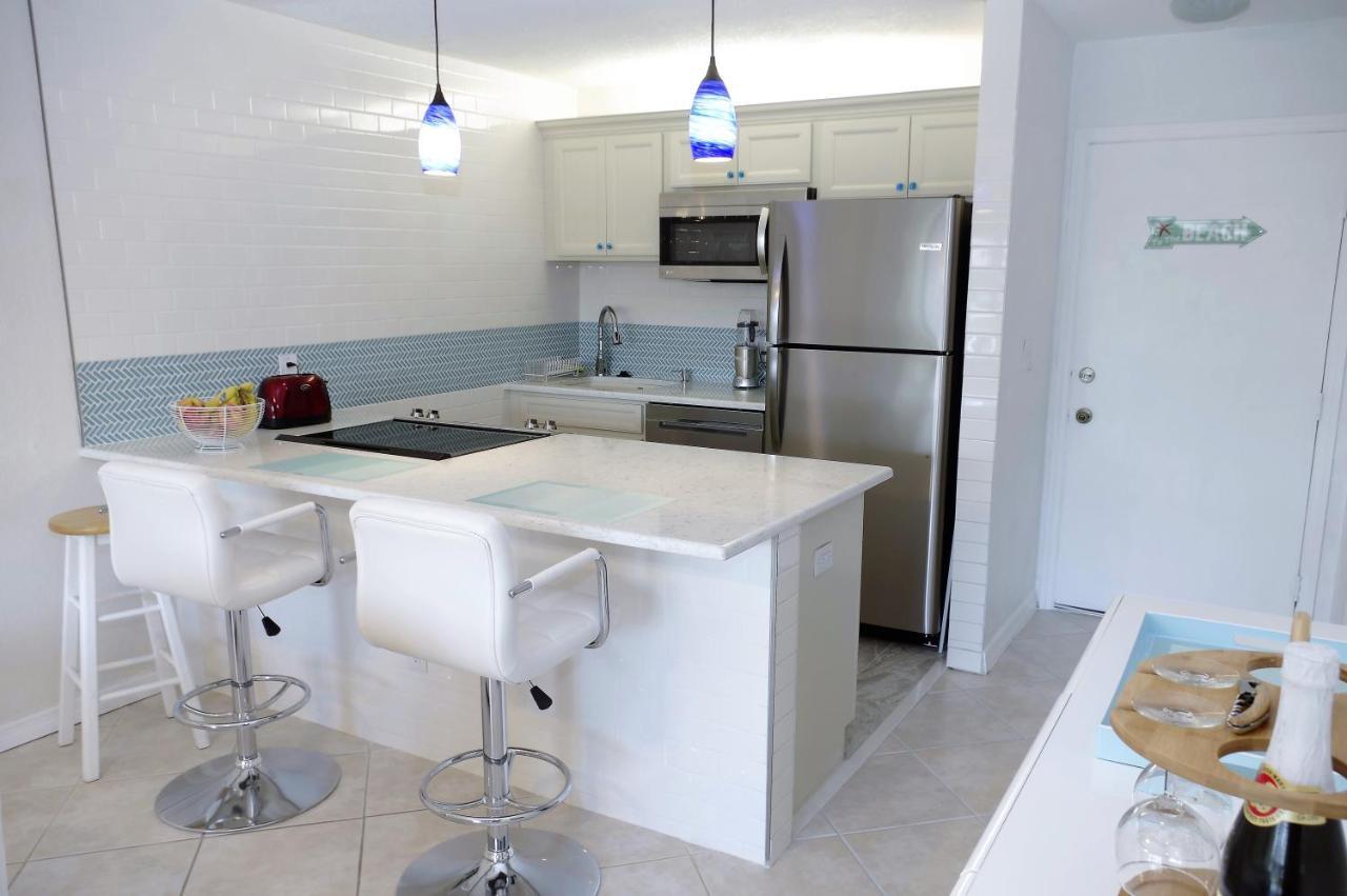 Beach Getaway - Ocean Beach, Tennis, Golf, Pool With Tiki Bar Fort Pierce Exterior photo