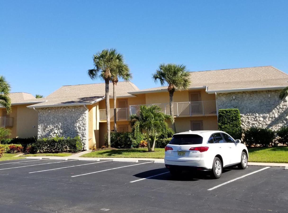 Beach Getaway - Ocean Beach, Tennis, Golf, Pool With Tiki Bar Fort Pierce Exterior photo
