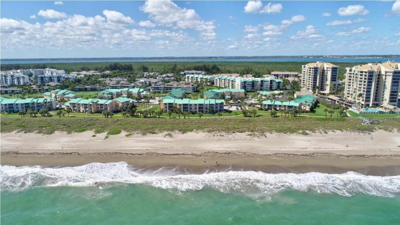 Beach Getaway - Ocean Beach, Tennis, Golf, Pool With Tiki Bar Fort Pierce Exterior photo