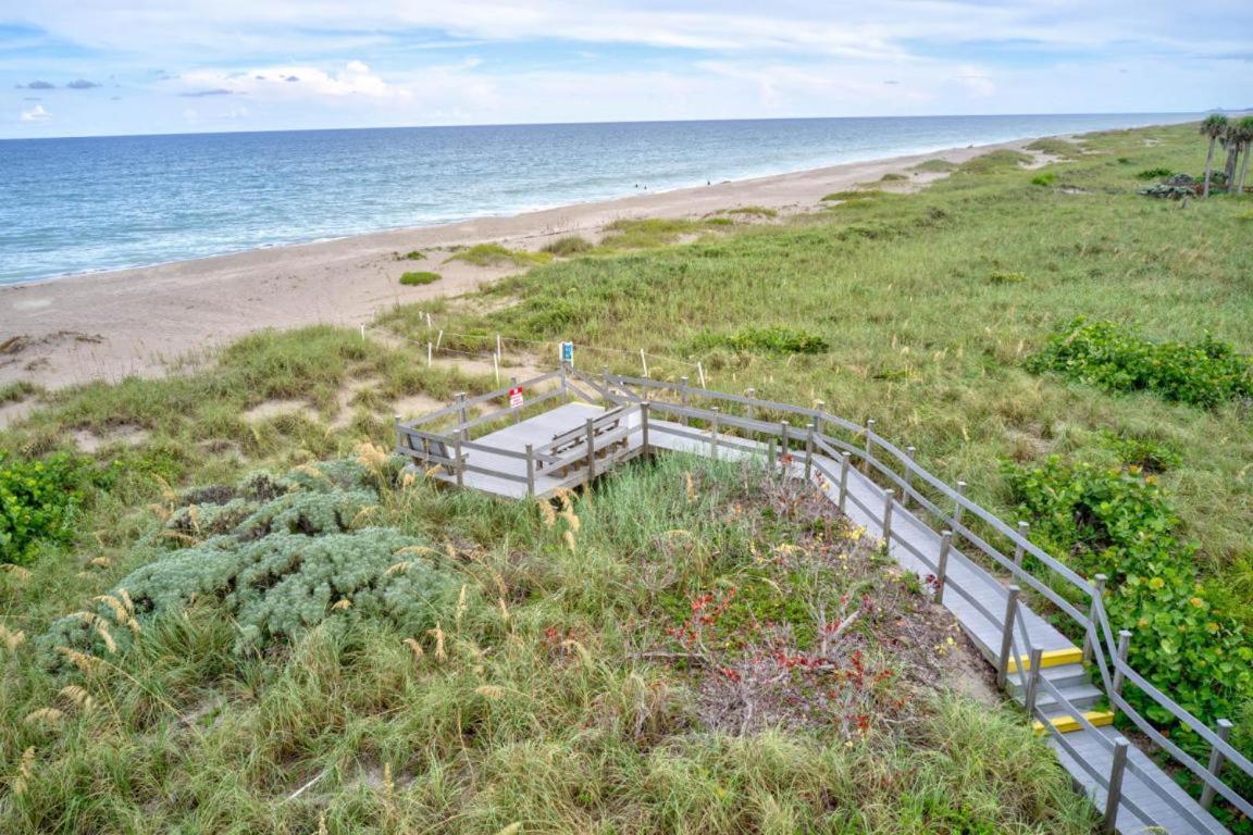 Beach Getaway - Ocean Beach, Tennis, Golf, Pool With Tiki Bar Fort Pierce Exterior photo